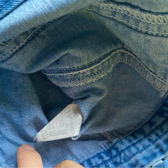 Vintage Moschino Jeans denim Jacket with Ruffle Trim - Picture 10 of 10